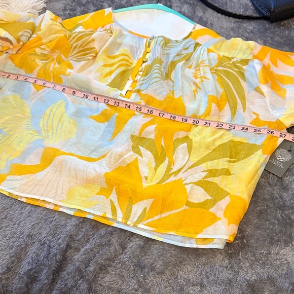 Vince Camuto floral top nwt - Picture 10 of 10